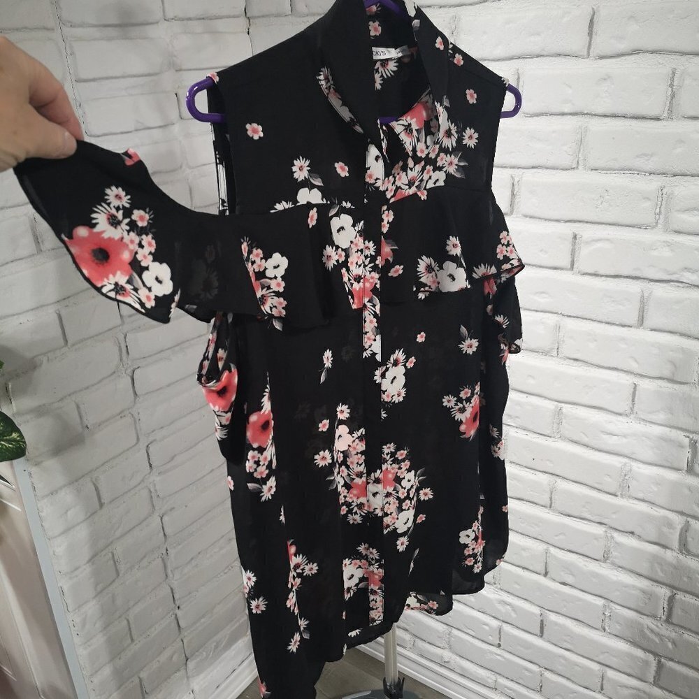 Ricki's Ladies Sleeveless Black with Flowers Blouse/Tunic